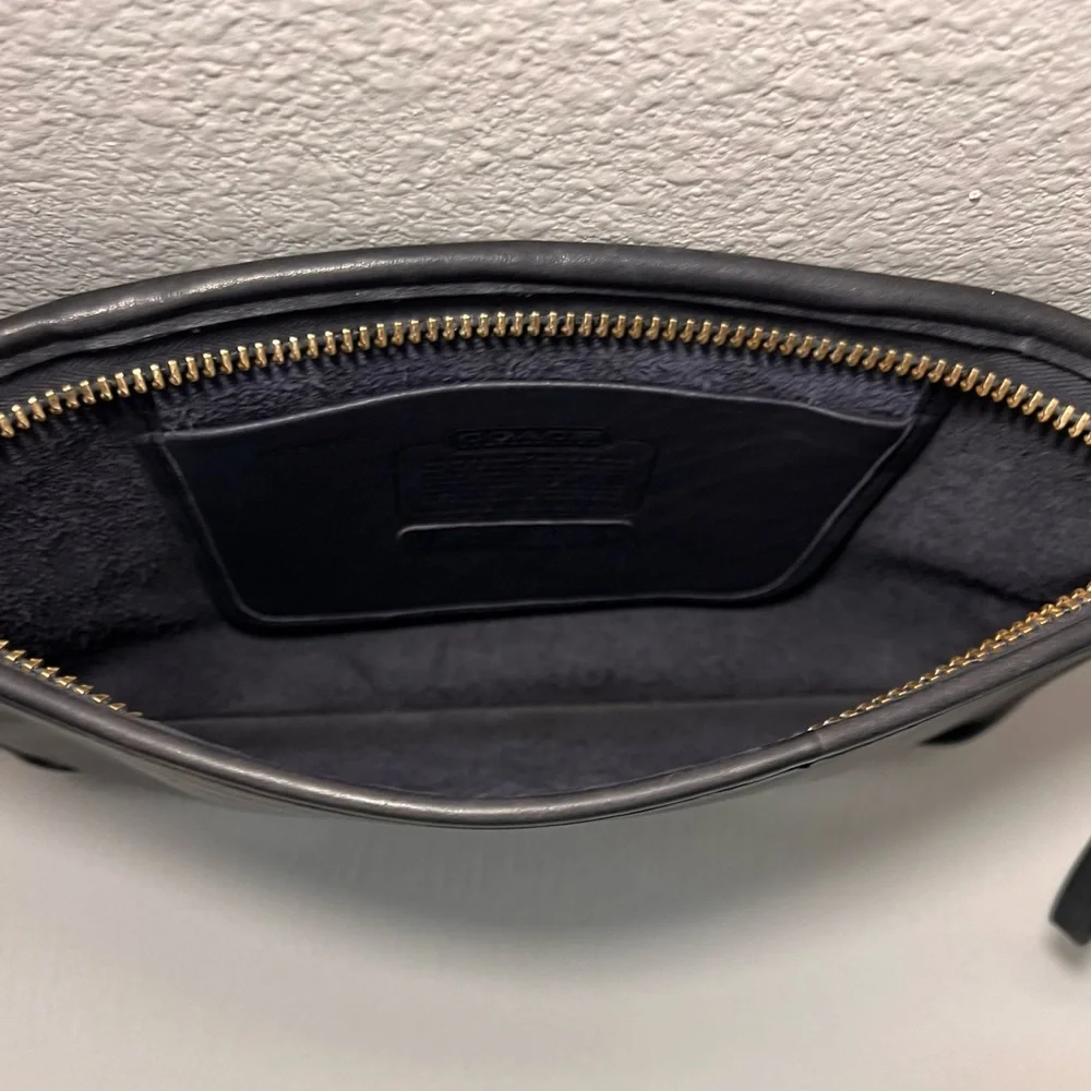 Vintage Coach Zippered Wristlet Clutch - Picture 7 of 11